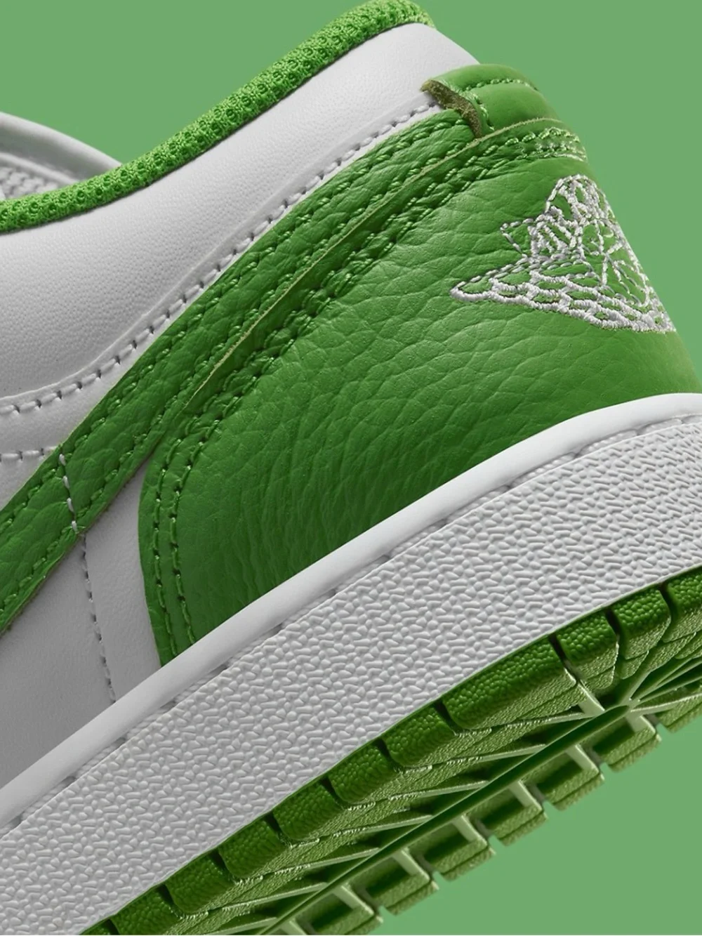 Air Jordan 1 Low SE - White/Chlorophyll -Lightening
